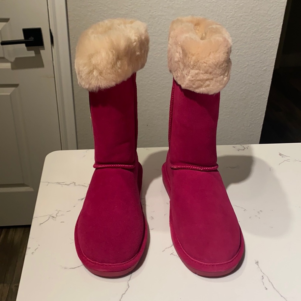 BearPaw Boots brand new with tags size 7.